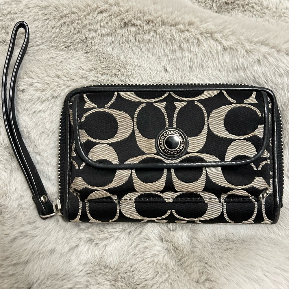 COACH authentic black and white signature wristlet wallet *GENTLY USED*